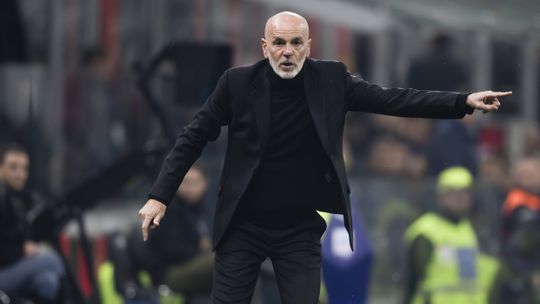 Oficial: Stefano Pioli deixa o Milan