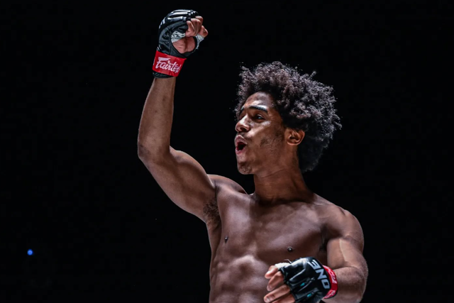 Leandro Gomes continua a afirmar-se como uma das grandes promessas do MMA europeu