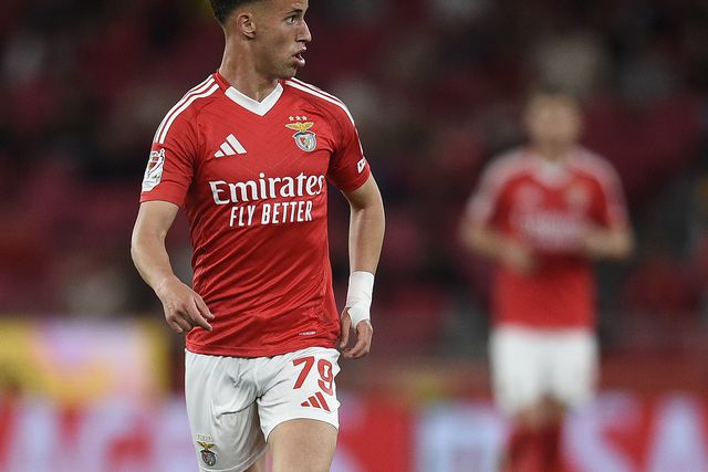 Hugo Félix, 21 anos, médio-ofensivo, no jogo com o Tirsense