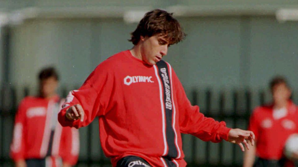 Mauro Airez chegou ao Benfica a meio da época 1995/1996, oriundo do Belenenses