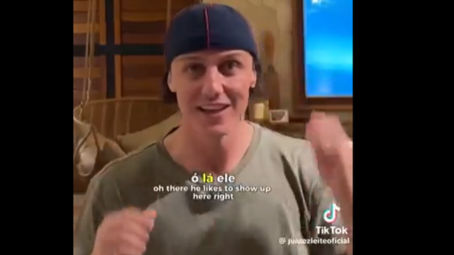 David Luiz sai boquiaberto do barbeiro: «Fiquei novinho, a chegar ao Benfica»