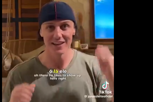 David Luiz sai boquiaberto do barbeiro: «Fiquei novinho, a chegar ao Benfica»