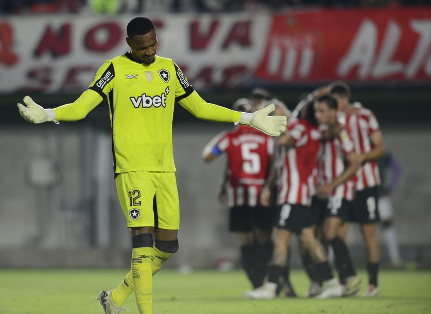 Desalento de John, guarda-redes do Botafogo