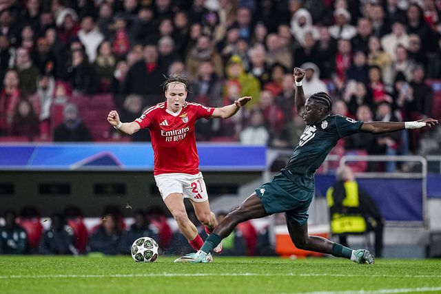 Defesa do Mónaco atrasou-se para o treino... e vai ter de comprar mais de 20 iPhones