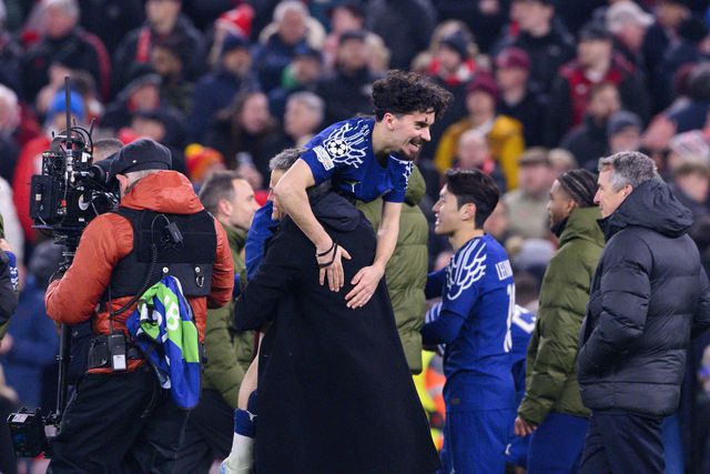 «Vitinha é dos melhores jogadores do mundo, não vejo médio melhor»