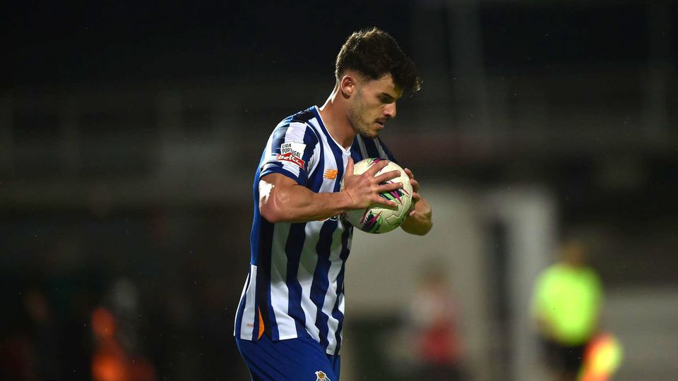 Zé Pedro rendeu castigado Nehuén na vitória do FC Porto no reduto do Casa Pia e voltou a ser titular com o Famalicão (foto: Miguel Nunes)