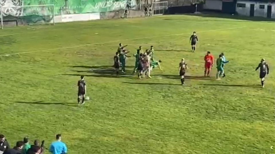 Agressão a árbitro nas Taipas: guarda-redes suspenso por 16 meses