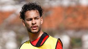 Santa Clara: Sidney Lima, defesa com cabeça para golos decisivos