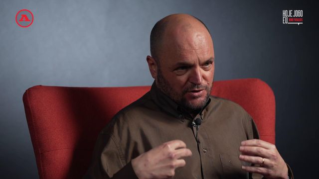 Hoje Jogo Eu: «A forma de eu me defender foi tentar saber tudo o que acontece nos aviões»