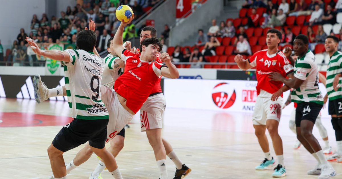 Sporting esmagador na Luz fica mais perto do título