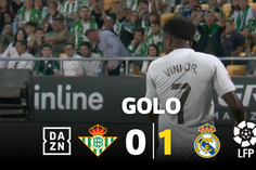 Vinícius Júnior pune má saída do Betis e provoca adeptos