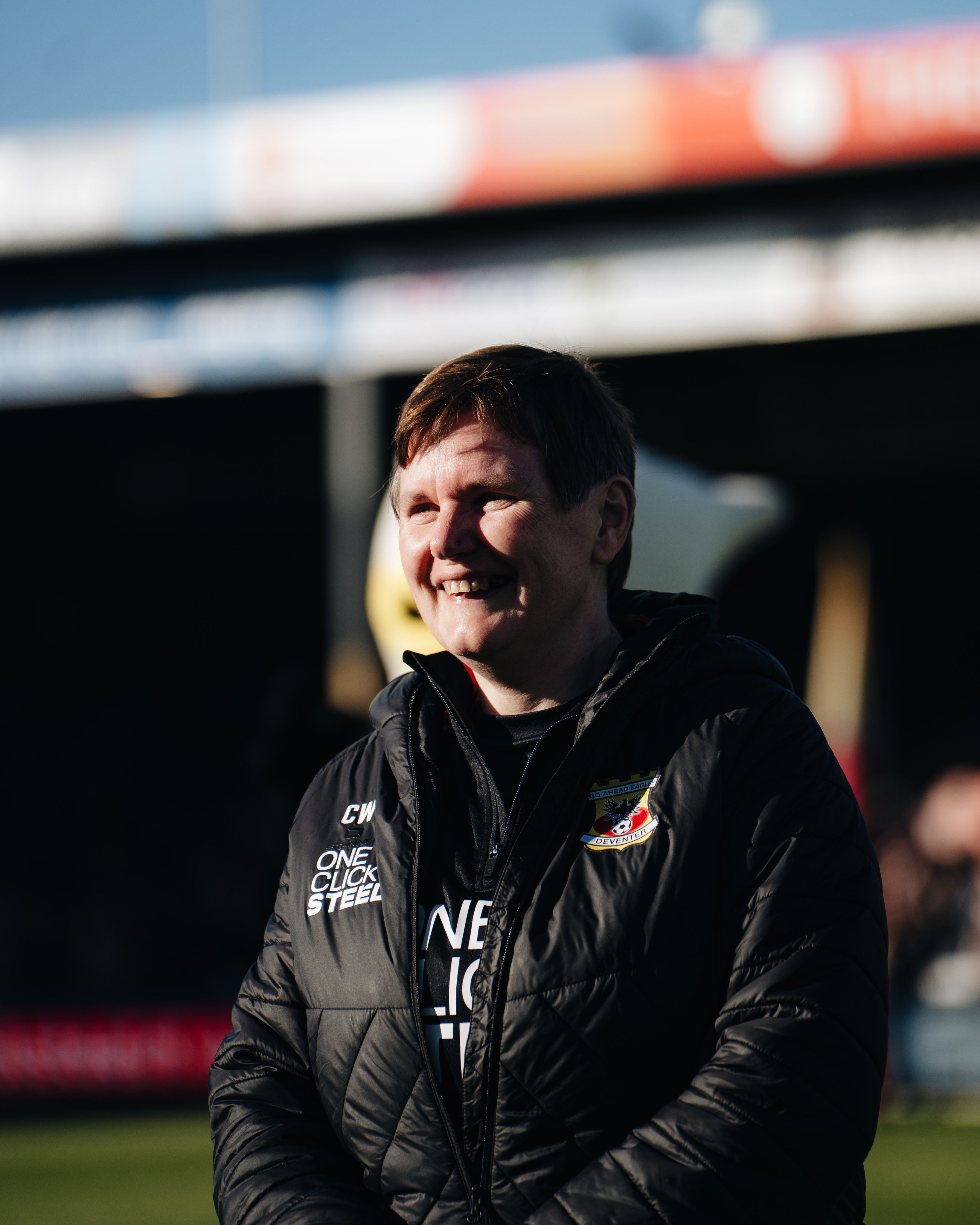 Carla Whittie emocionada com homenagem - Foto: Go Ahead Eagles