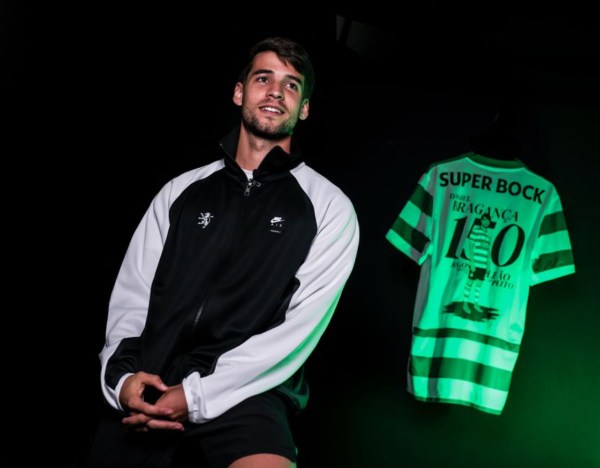 Daniel Bragança com direito a camisola especial do jogo 150 - Foto: SPORTING CP