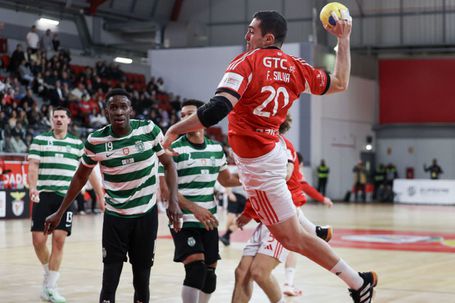 Benfica-Sporting: águia até reage, mas não é fácil 'caçar' este leão 