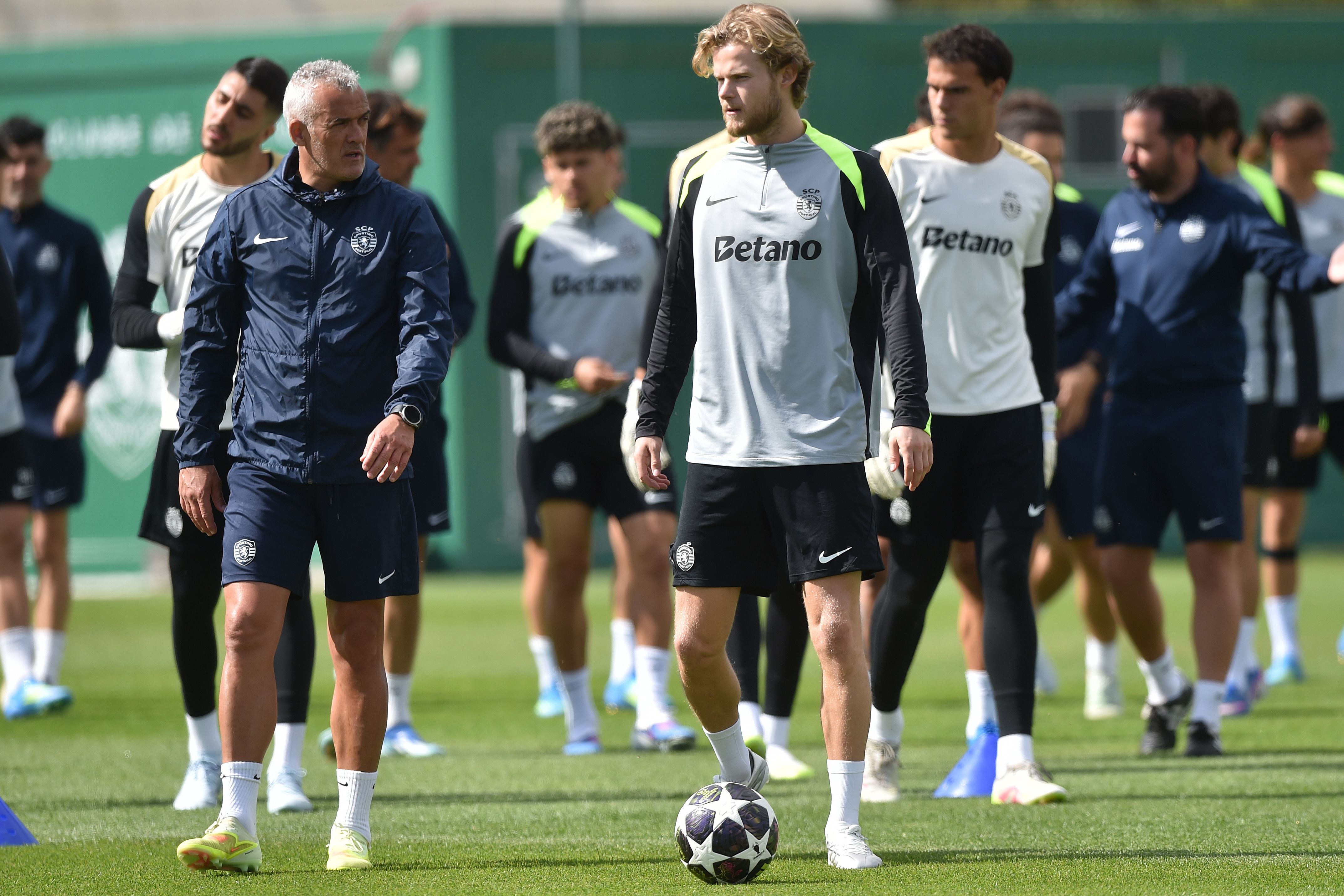 Hjulmand foi uma das ausências notadas no treino desta manhã - Foto: MIGUEL NUNES