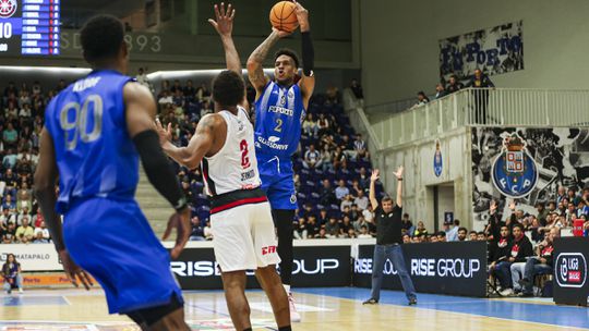 FC Porto iguala meia-final contra a Ovarense