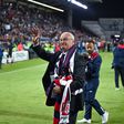 A emocionante homenagem dos adeptos do Cagliari a Ranieri (vídeo e fotos)