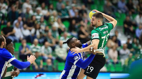 Sporting vence FC Porto no Dragão e isola-se na liderança