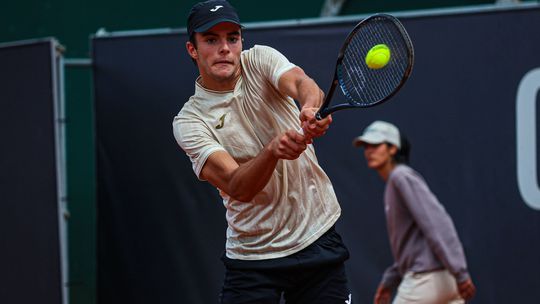 Jaime Faria perde e fica à porta do quadro principal de Roland Garros