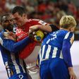 Em Direto: FC Porto vira jogo com o Benfica e vence (37-34)