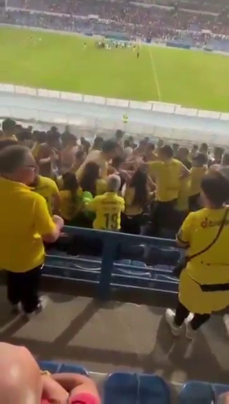 Pancadaria entre adeptos do Paços de Ferreira no Restelo