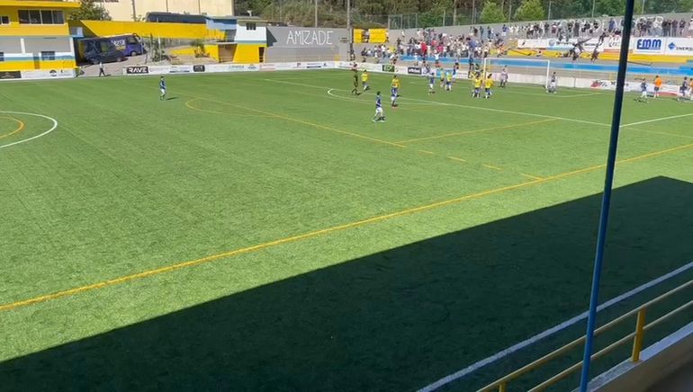 Bancada cede durante o Várzea do Douro-Freamunde e causa o pânico