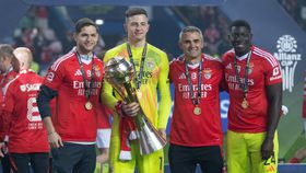 Benfica: Lage revela guarda-redes titular na final da Taça