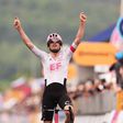 Giro: queda atrasa favoritos à camisola rosa
