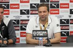 A reação imperdível de Luís Tralhão ao falhanço de baliza aberta de Seydi