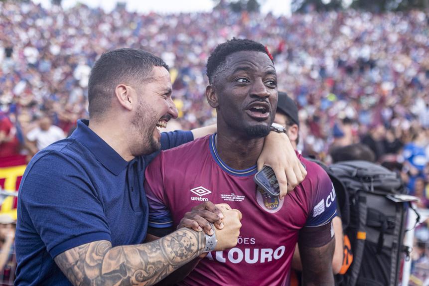 Stopira emocionado no final do jogo - Foto: IMAGO