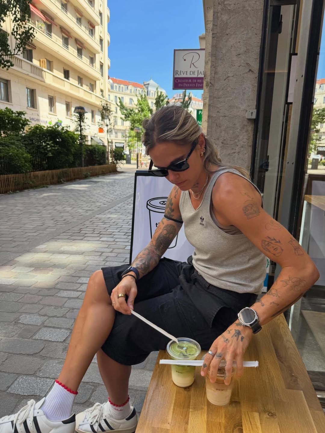 Mapi Léon, do Barcelona, e Ingrid Engen, do Lyon, rivais no relvado, apaixonadas fora dele