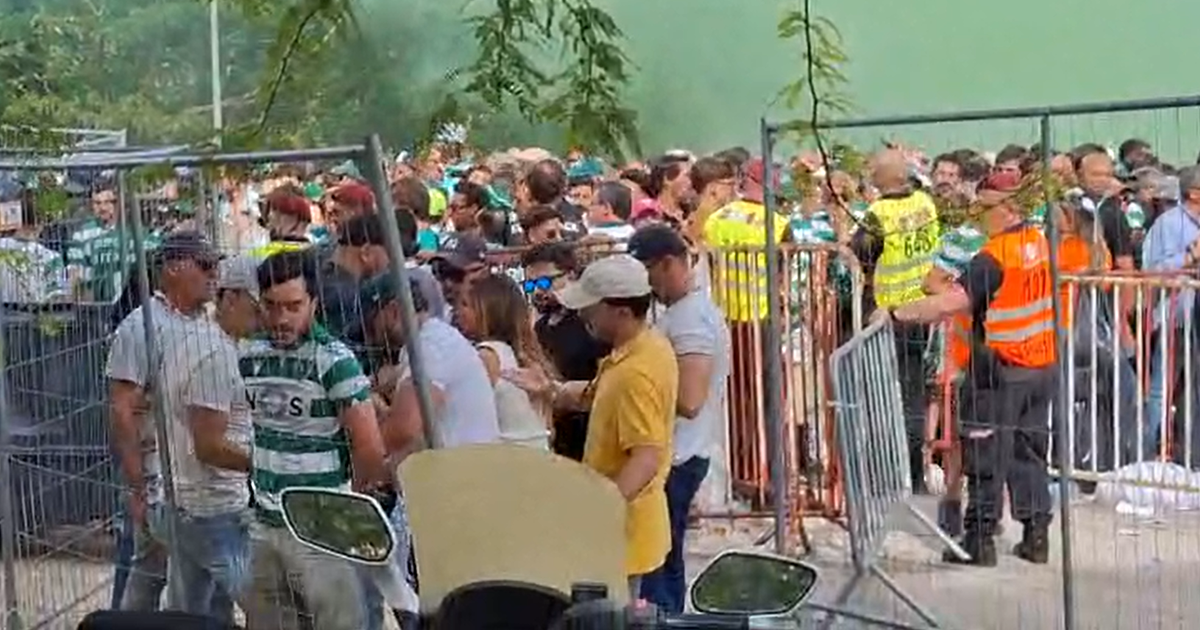 Reforço policial no Jamor após adeptos tentarem forçar entrada