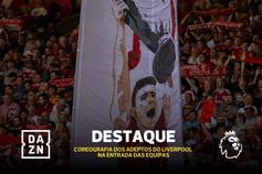 Coreografia especial em Anfield nas despedidas de Salah e Robertson