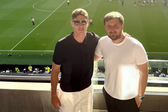 Sudakov com o seu agente no Estádio do Tottenham - Foto: @sudakov_11 e @shablii_vadim
