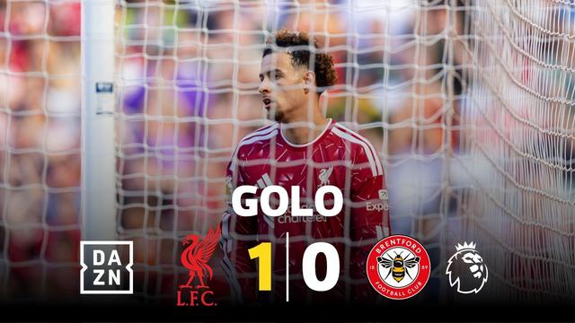 Salah assiste de trivela na despedida do Liverpool