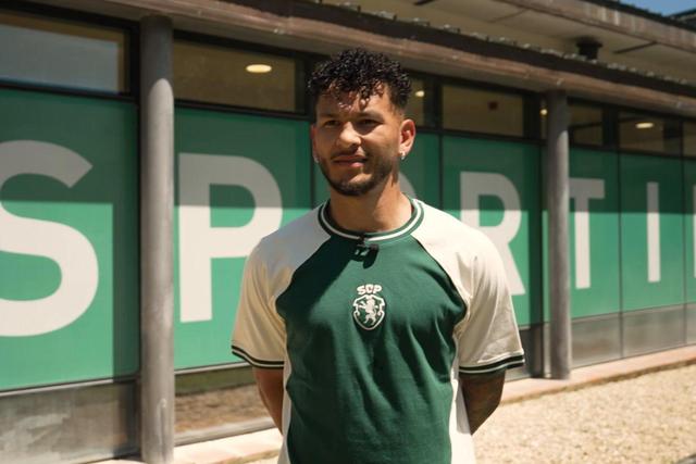 ‘Marcou, marcou’... Luis Suárez arrisca o refrão da sua música