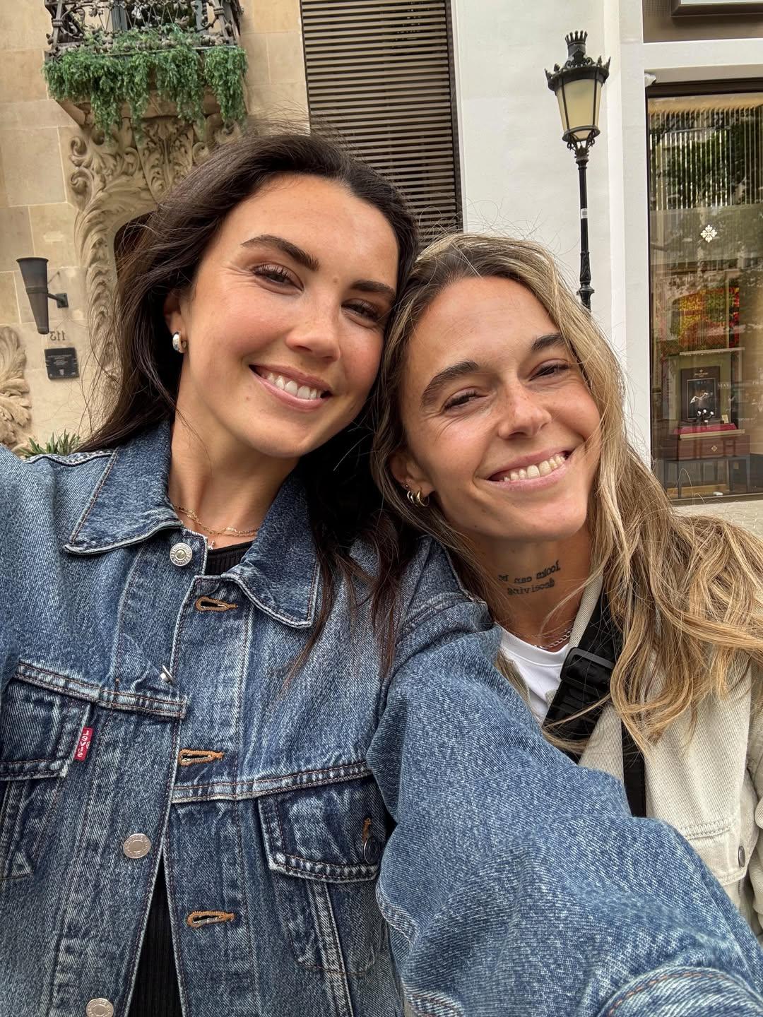 Mapi Léon, do Barcelona, e Ingrid Engen, do Lyon, rivais no relvado, apaixonadas fora dele