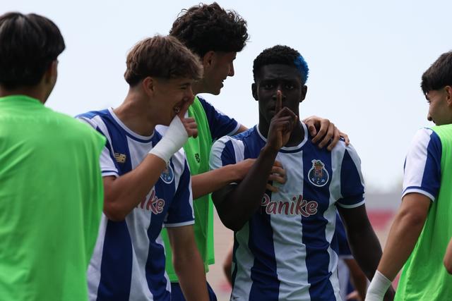 FC Porto faz a festa no Seixal!