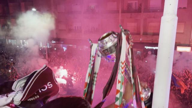 Euforia na Câmara: Taça de Portugal exibida aos adeptos do Torreense