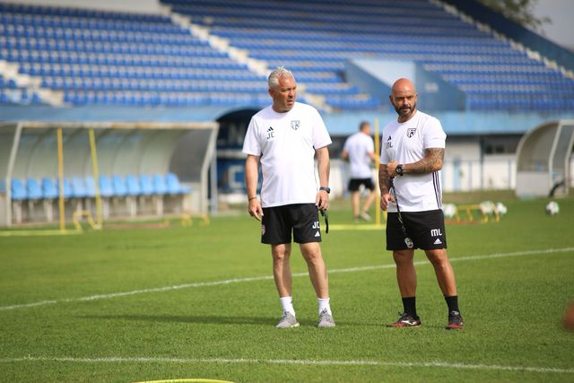 Oliveirense: antigo adjunto de Jorge Costa vai ser o treinador