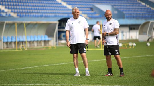 Oliveirense: antigo adjunto de Jorge Costa vai ser o treinador