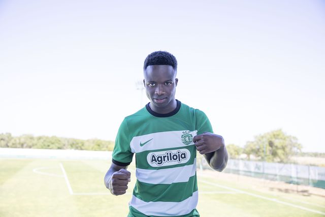 Sporting renova com extremo