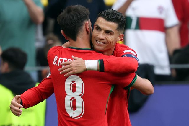 Ronaldo assistiu Bruno Fernandes... com as botas do médio