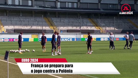 Mbappé (e a sua máscara) preparado para a Polónia