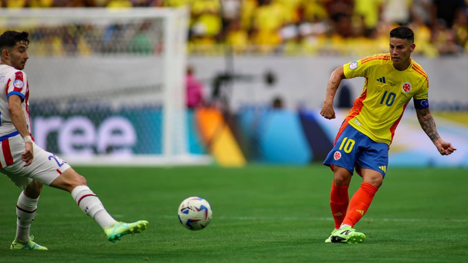 Colômbia vence Paraguai com bis de assistências de James Rodríguez
