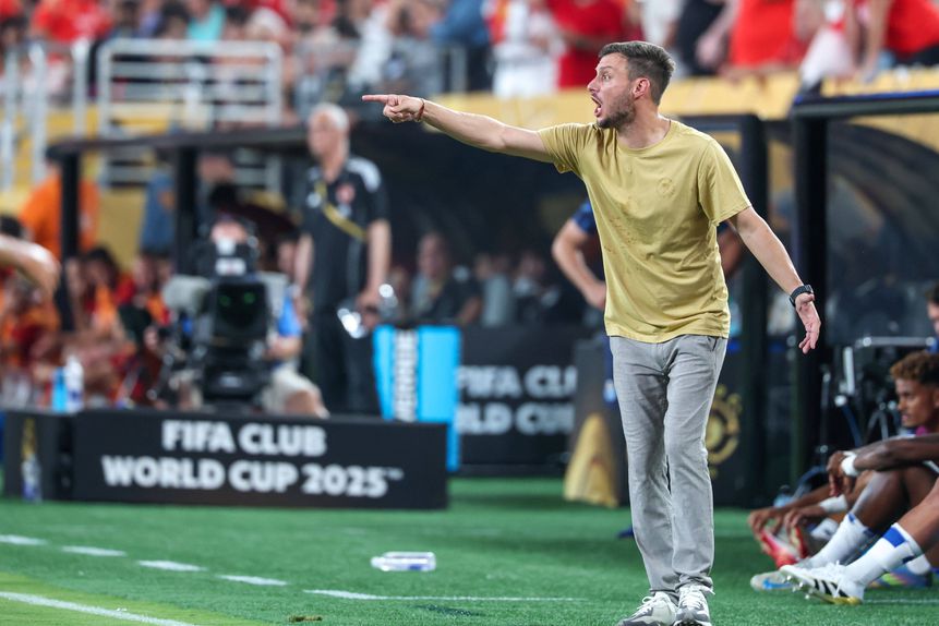 Técnico argentino dos portistas não se quis alongar sobre o seu futuro e salientou a atitude competitiva da equipa frente ao Al Ahly