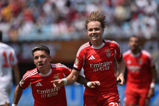 Prestianni e Schjelderup (Foto: Miguel Nunes)
