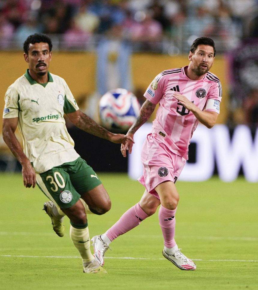 Messi fez 38 anos no jogo com o Palmeiras