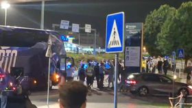 Adeptos do FC Porto travam autocarro