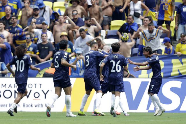 Boca sem dentes para Auckland tão tenrinho